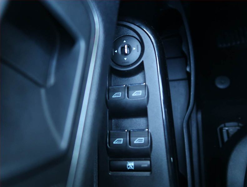 Ford B-MAX (2013) Ambiente 1.0 EcoBoost, Xenony - fotka 14 z 16