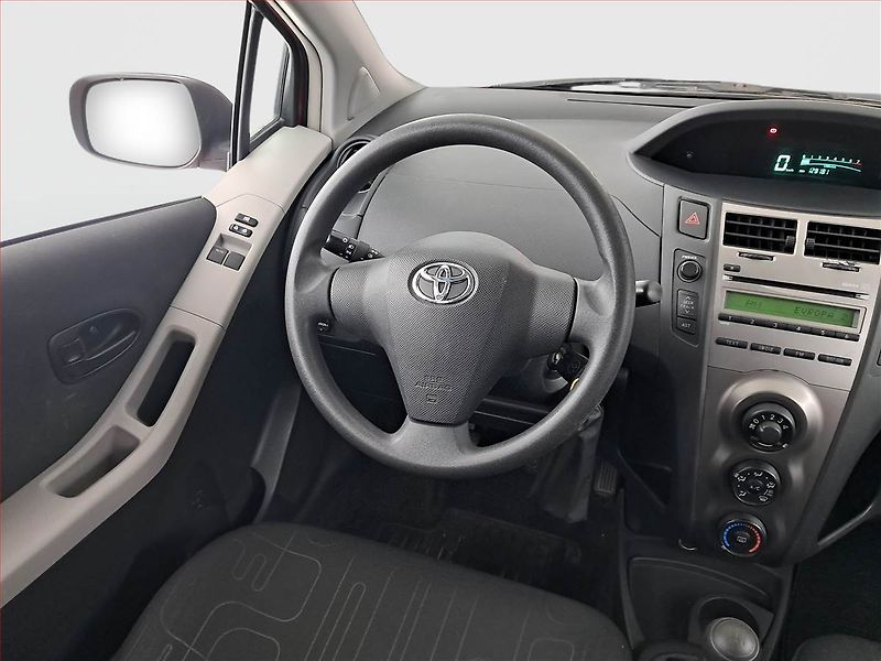 Toyota Yaris (2009) 1.0 VVT-i, nová STK - fotka 7 z 14