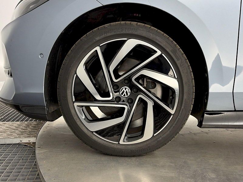 Volkswagen ID.7 Tourer (2025) GTX 250kW 4Motion, 91kWh - fotka 40 z 40