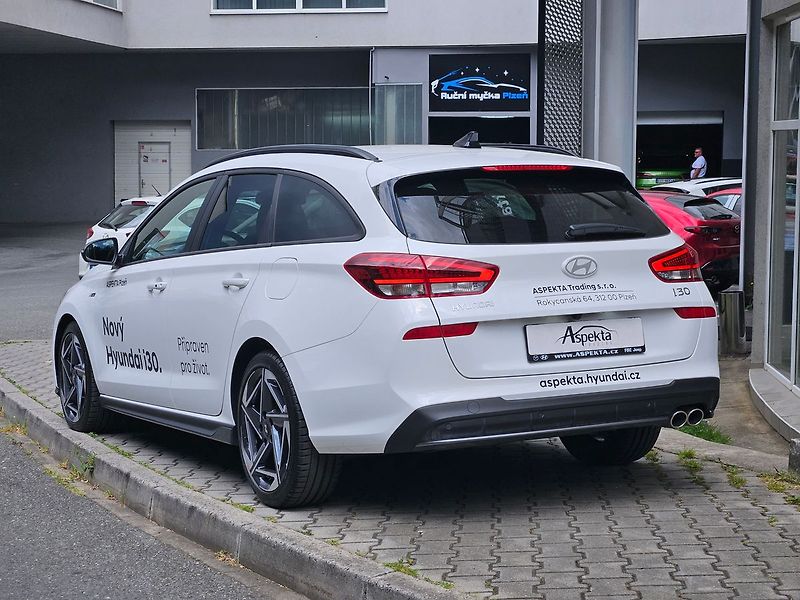 Hyundai i30 1,6 T-GDi 110kW, N-Line, 1.maj - fotka 3 z 36