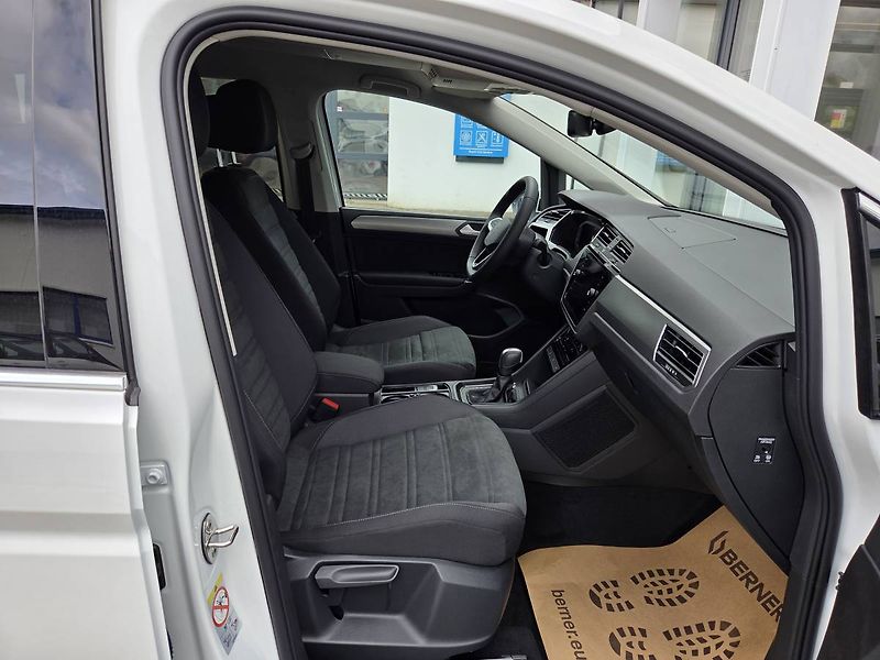 Volkswagen Touran (2026) 1.5 TSI DSG 7míst - fotka 46 z 48