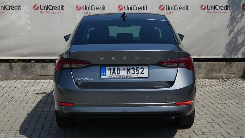 Škoda Octavia 2,0 TDI 85kW Fresh - fotka 4 z 23