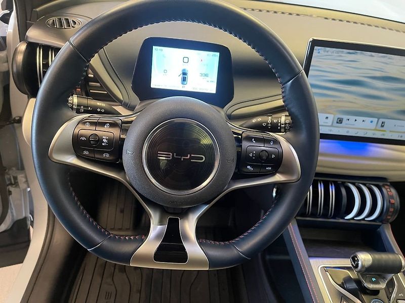 BYD ATTO 3 60.4kWh Pano 360 Kůže - fotka 11 z 15