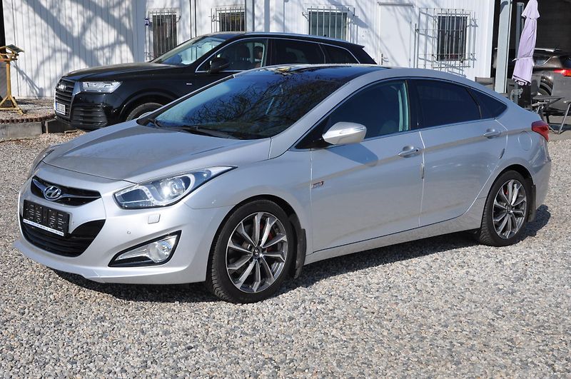 Hyundai i40 2.0GDi 131kW Automat - fotka 1 z 19