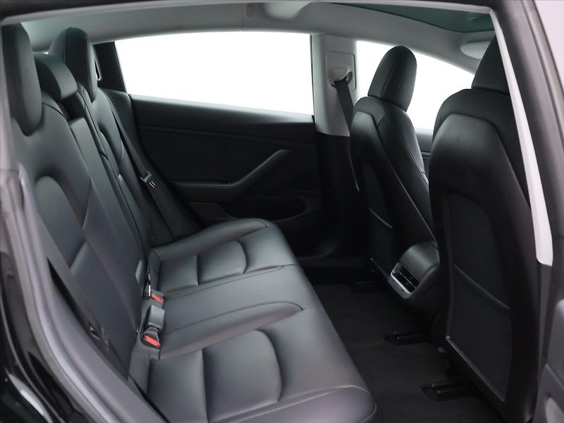 Tesla Model 3 Std Range Plus 52kWh - fotka 13 z 27