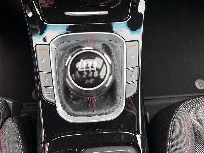 Hyundai i30 1,5 T-GDI N-Line - fotka 9 z 19