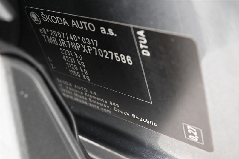 Škoda Superb 2,0 TDI 147 kW DSG Style Záruk - fotka 12 z 32