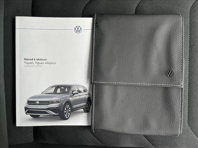Volkswagen Tiguan 1,5 TSI DSG Elegance NAVI+LED - fotka 19 z 24