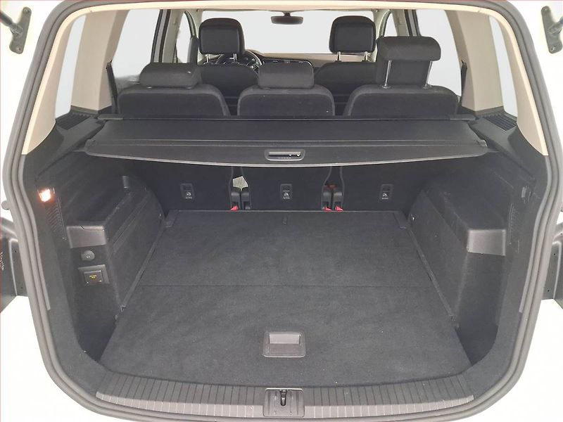 Volkswagen Touran (2019) 1.5 TSI - fotka 14 z 18