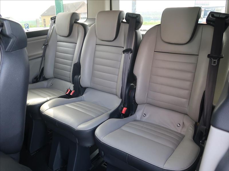 Ford Tourneo Custom 2,0 EcoBlue,96kW,8míst,automat - fotka 22 z 29