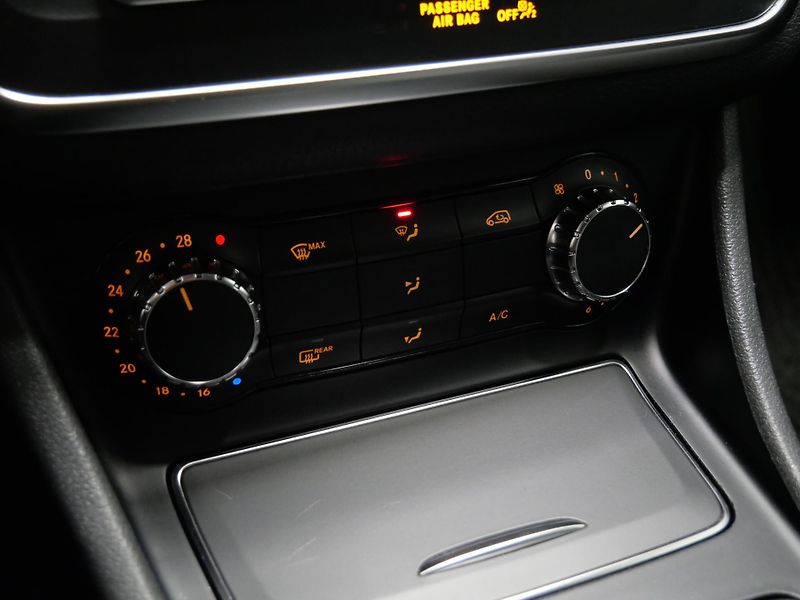 Mercedes-Benz CLA - fotka 18 z 23