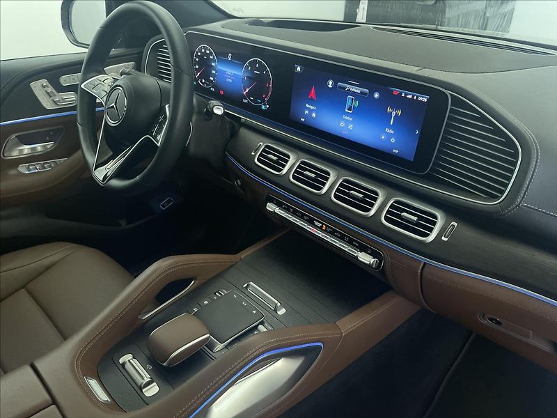 Mercedes-Benz GLE 450 d 4MATIC AMG Line - fotka 18 z 25