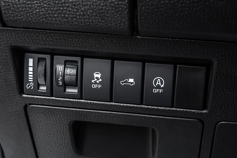 Isuzu D-Max (2026) 2,2 D AT DoubleCab 4x4  LS - fotka 12 z 21