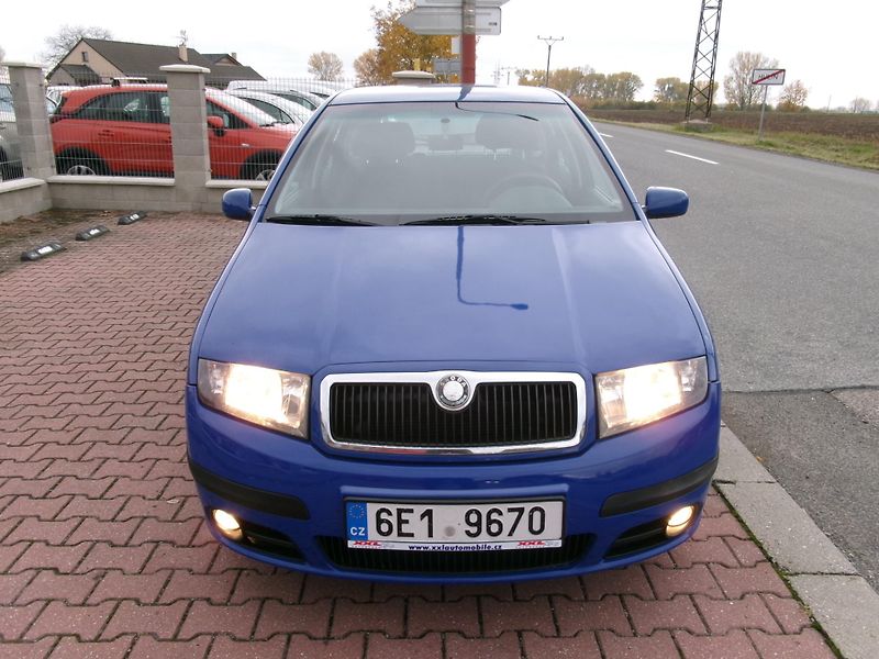 Škoda Fabia (2005) 1,4 16V KLIMA ROZVODY - fotka 2 z 21