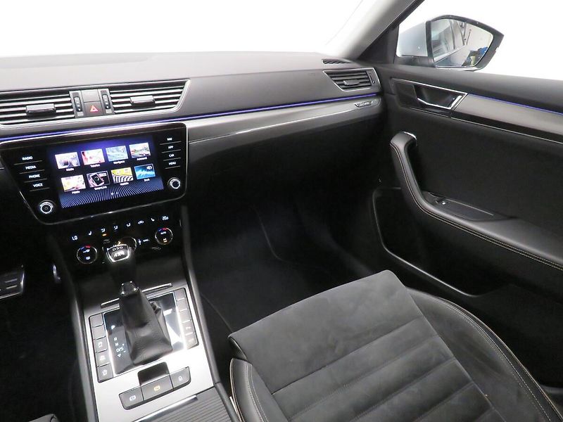 Škoda Superb - fotka 16 z 25