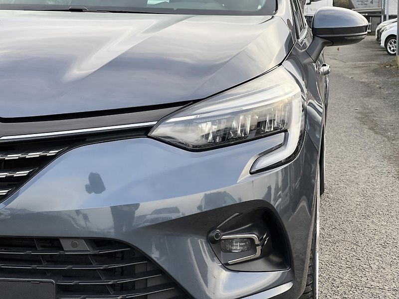 Renault Clio 1.6i E-TECH HYBRID AUTOMAT - fotka 32 z 33