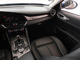Alfa Romeo Giulia (2018) 2.0 Turbo - náhled 8