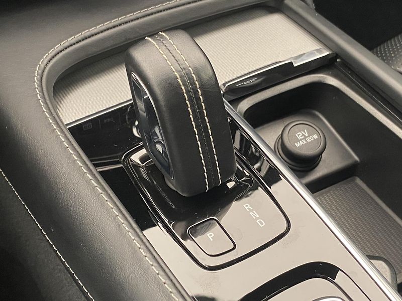 Volvo V90 B5 AWD R-DESIGN AUT CZ - fotka 29 z 53
