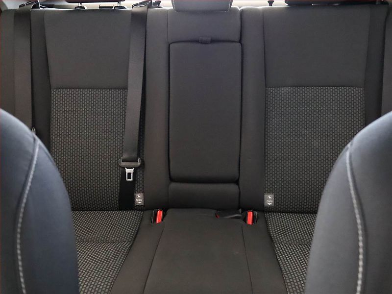 Toyota Corolla (2017) 1.6 Valvematic, Serv.kniha - fotka 8 z 17