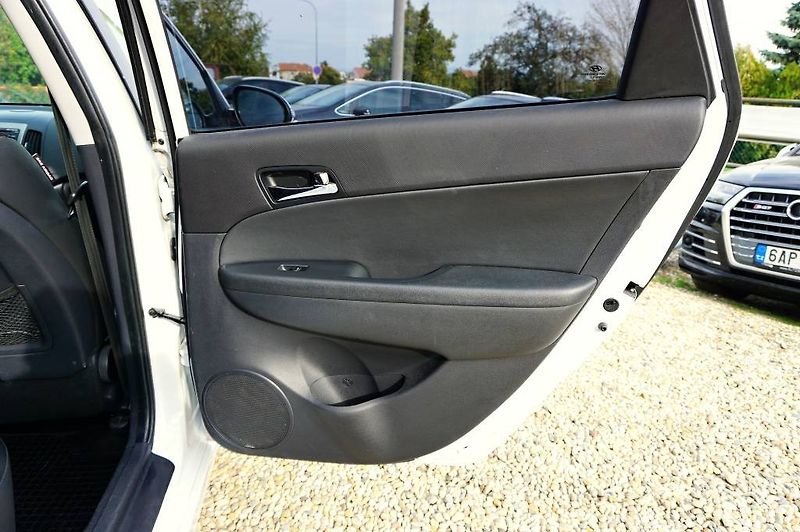 Hyundai i30 (2010) STYLE 1,6 CVVT 93 kW - fotka 15 z 35