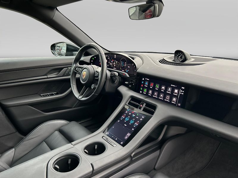 Porsche Taycan (2023) 4S - fotka 14 z 25