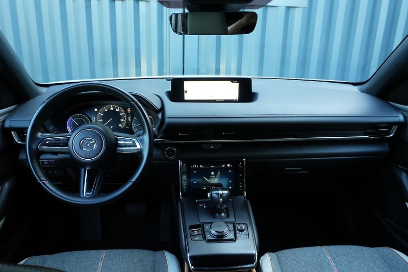 Mazda MX-30 e-Skyactiv, HUD, ACC, Kamera - fotka 16 z 35