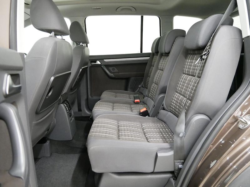 Volkswagen Touran - fotka 25 z 26