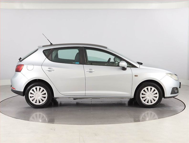 Seat Ibiza (2010) 1.4 16V, Serv.kniha, po STK - fotka 6 z 18