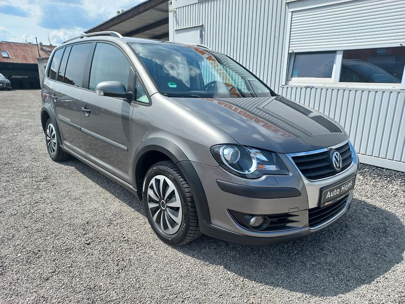 Volkswagen Touran (2008) Cross 2.0TDi 103kW DSG 7-míst - fotka 2 z 18
