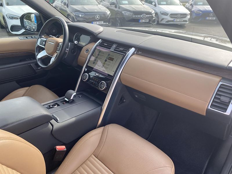Land Rover Discovery D 300 AWD Dynamic - fotka 20 z 28
