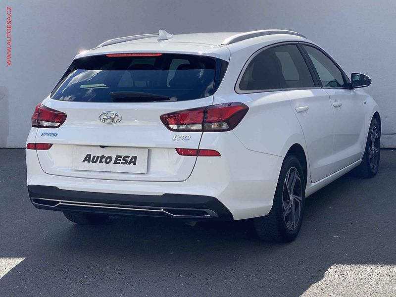 Hyundai i30 (2022) 1.5 T-GDi, 2.maj,ČR, Smart - fotka 4 z 21
