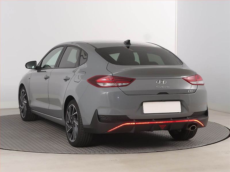 Hyundai i30 (2022) N-Line 1.5 T-GDI MHEV - fotka 4 z 17