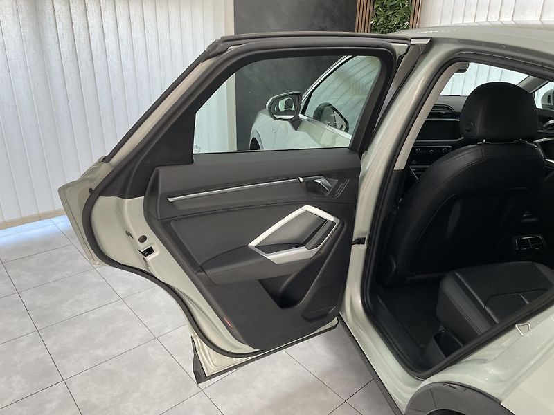 Audi Q3 40TDi ČR Sportback REZERVACE - fotka 17 z 32