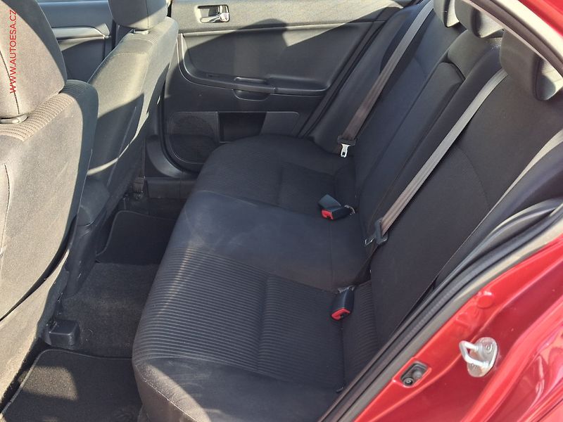 Mitsubishi Lancer (2015) 1.6i, 2.maj,ČR, AC - fotka 10 z 15