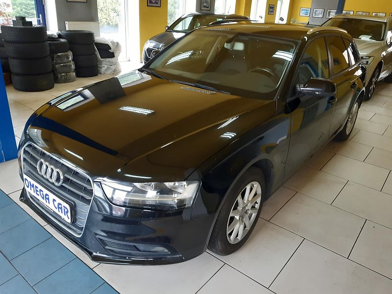 Audi A4 2.0 TDI AVANT NAVI DIGIKLIMA - fotka 3 z 21