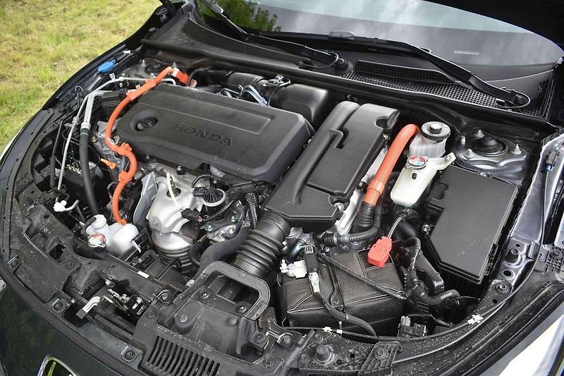 Na volných zatáčkovitých silnicích je Honda Prelude jako doma.