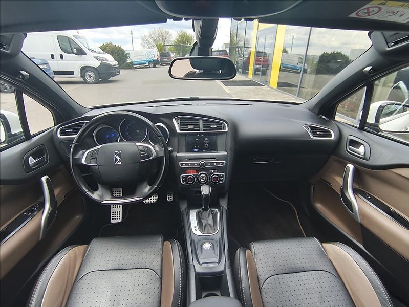 DS Automobiles DS4 2,0   Sport - Chic 2,0HDI 133k - fotka 2 z 16
