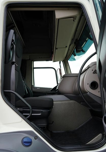 DAF CF (2022) 320 chlaďák EURO 6 - fotka 8 z 15