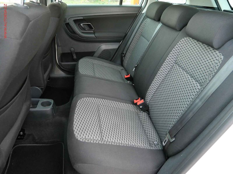 Škoda Fabia (2013) 1.2TSi, ČR, AC, tažné - fotka 10 z 14