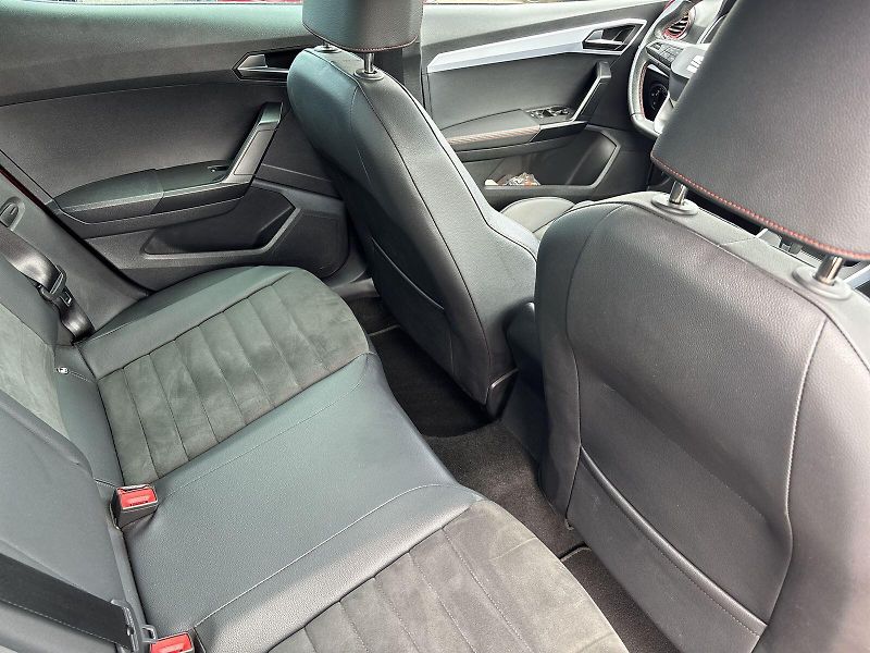 Seat Arona (2022) 1.5 TSI DSG FR - fotka 10 z 29