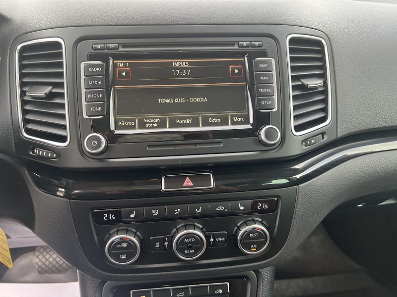 Seat Alhambra (2014) 2,0TDi DSG Style MAX VÝBAVA!!! - fotka 55 z 77