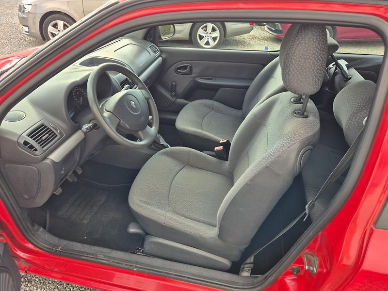 Renault Clio (2008) 1.2 i zimáky,rozvody,nová STK - fotka 16 z 28