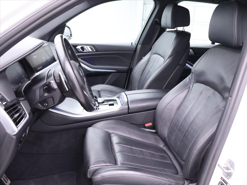 BMW X5 3,0 30D 210kW xDrive M-Paket - fotka 12 z 44
