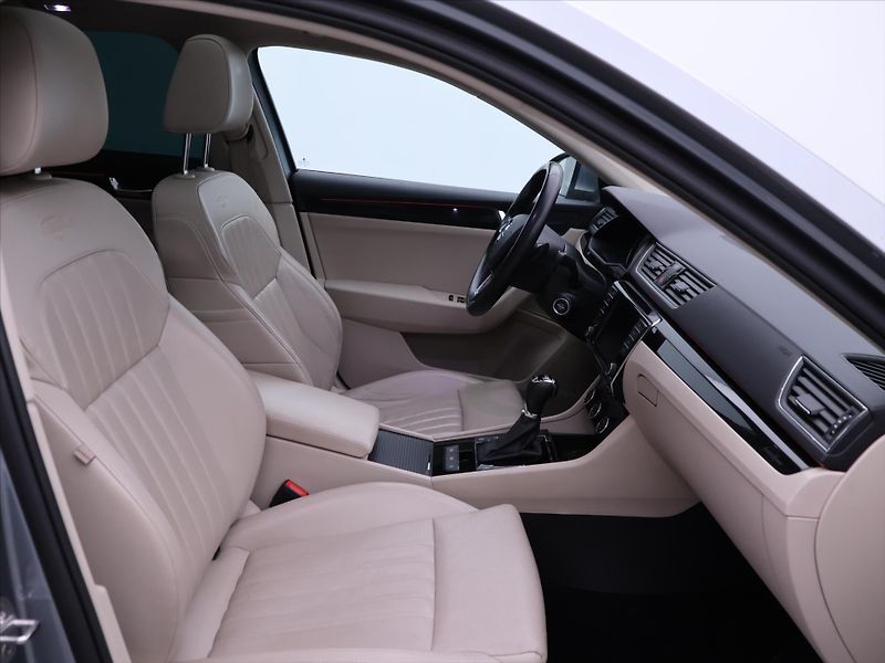 Škoda Superb 2,0 TSi 206kW L&K 4x4 CZ - fotka 11 z 39
