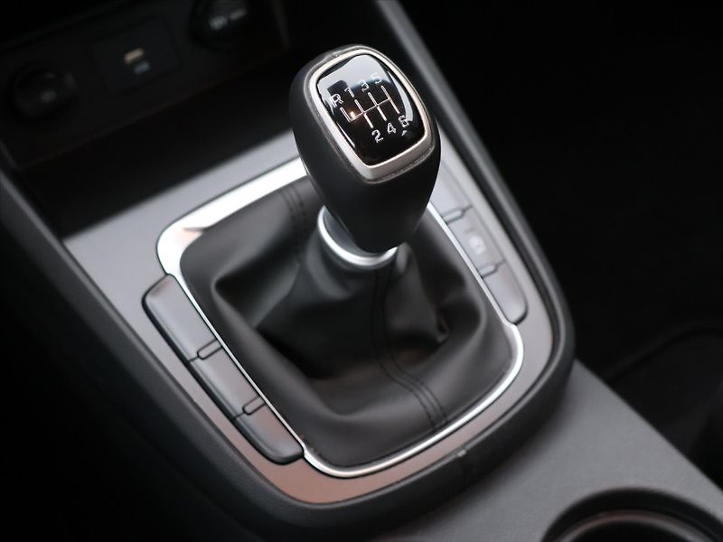 Hyundai Kona 1,0 T-GDI 88kW CZ 1.Maj DPH - fotka 27 z 36