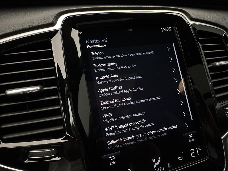 Volvo XC90 B5 AWD R-DESIGN AUT - fotka 44 z 53