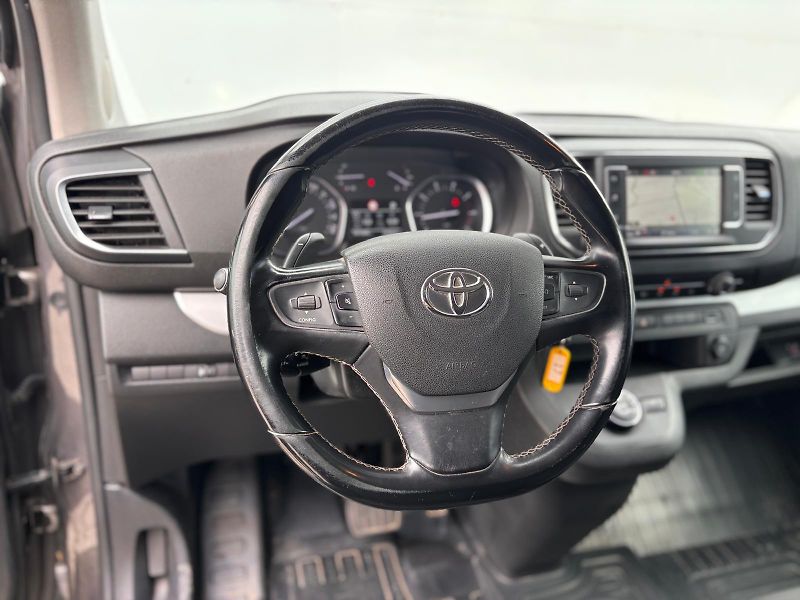 Toyota ProAce Verso 2.0 D-4D L0 Shuttle AT - fotka 13 z 22