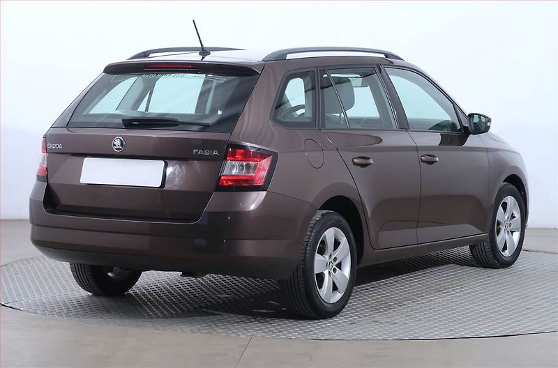 Škoda Fabia (2015) 1.2 TSI - fotka 5 z 18