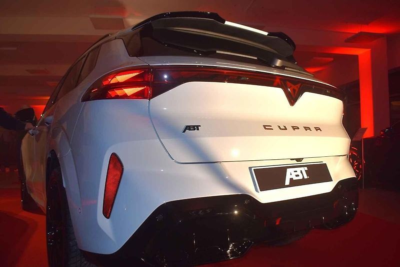 Trojice vozů Cupra, pro které jsou nyní k dispozici kity ABT.