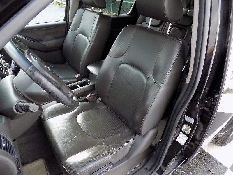 Nissan Pathfinder (2008) 2.5DCi/4x4/7.Míst/ - fotka 10 z 37
